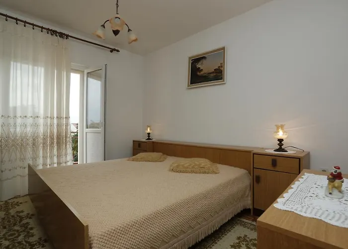 Apartment With Parking Space Supetar, Brac - 16699 *